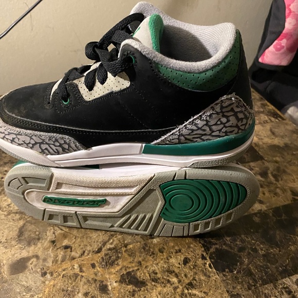 Green black and white grey boys Jordon - Picture 5 of 5